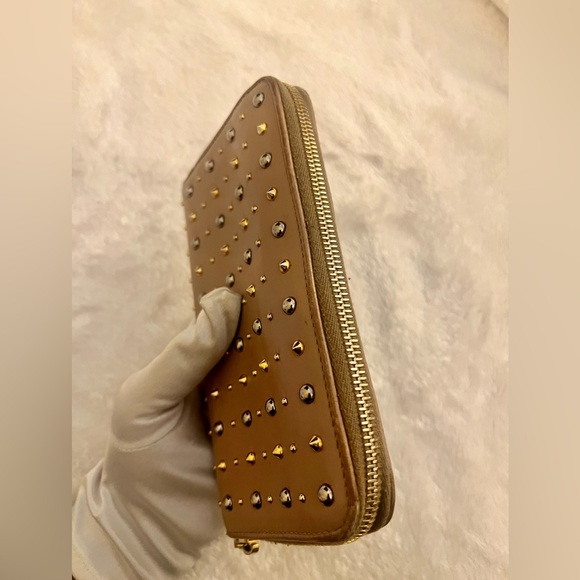 Miu Miu Zip Around Wallet - Picture 6 of 7